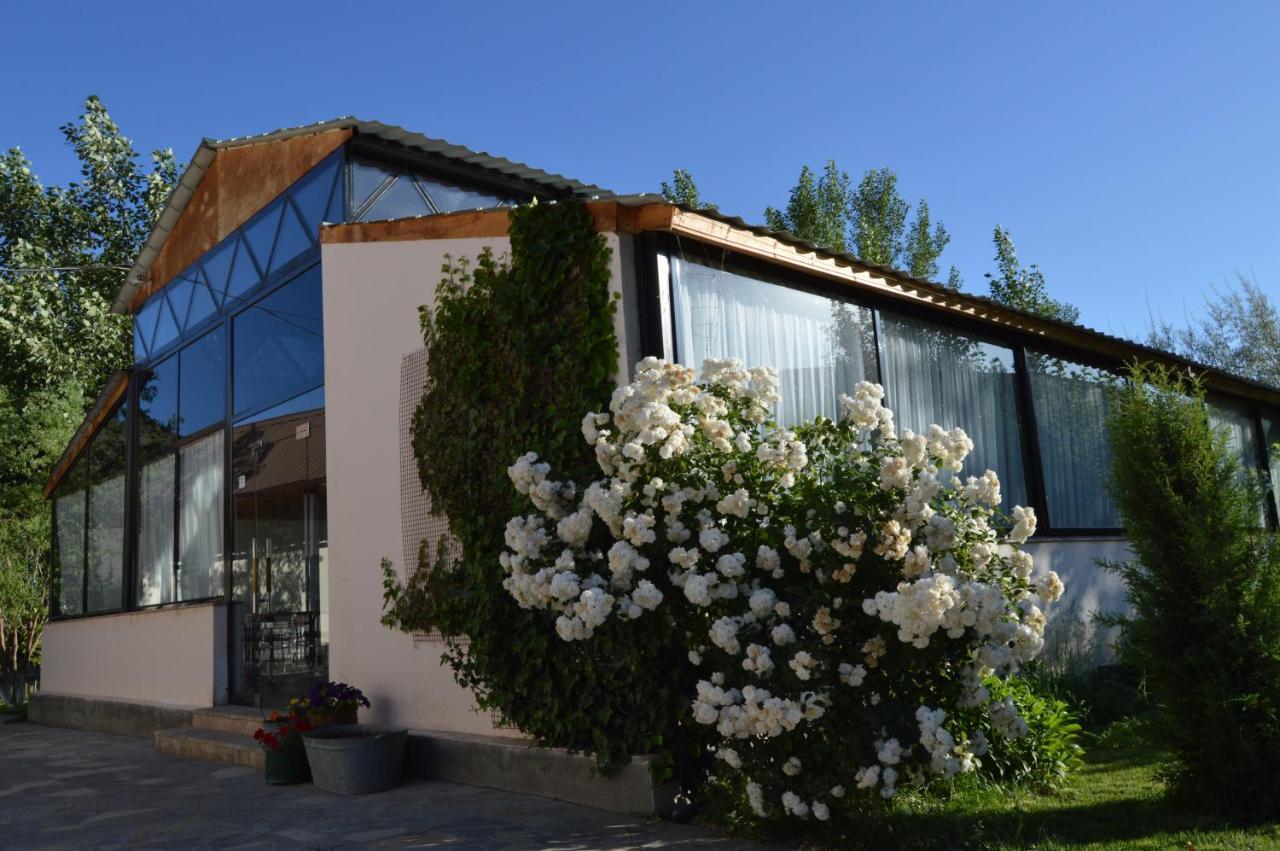 Crossway Camping Yeghegnadzor ภายนอก รูปภาพ